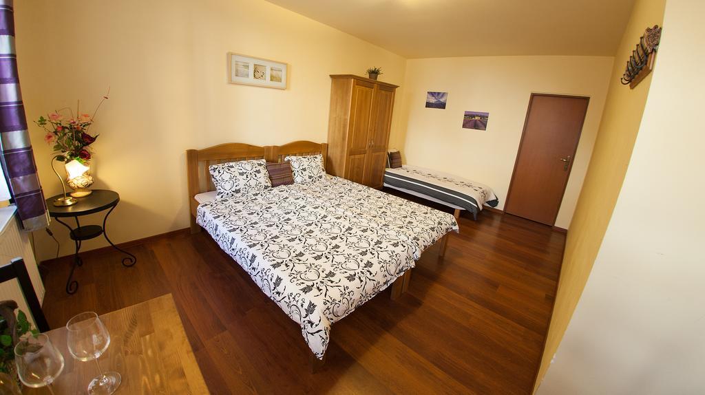 Penzion Zatisi Mikulov Quarto foto