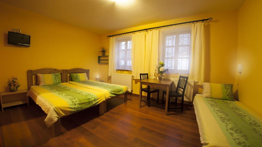 Penzion Zatisi Mikulov Quarto foto